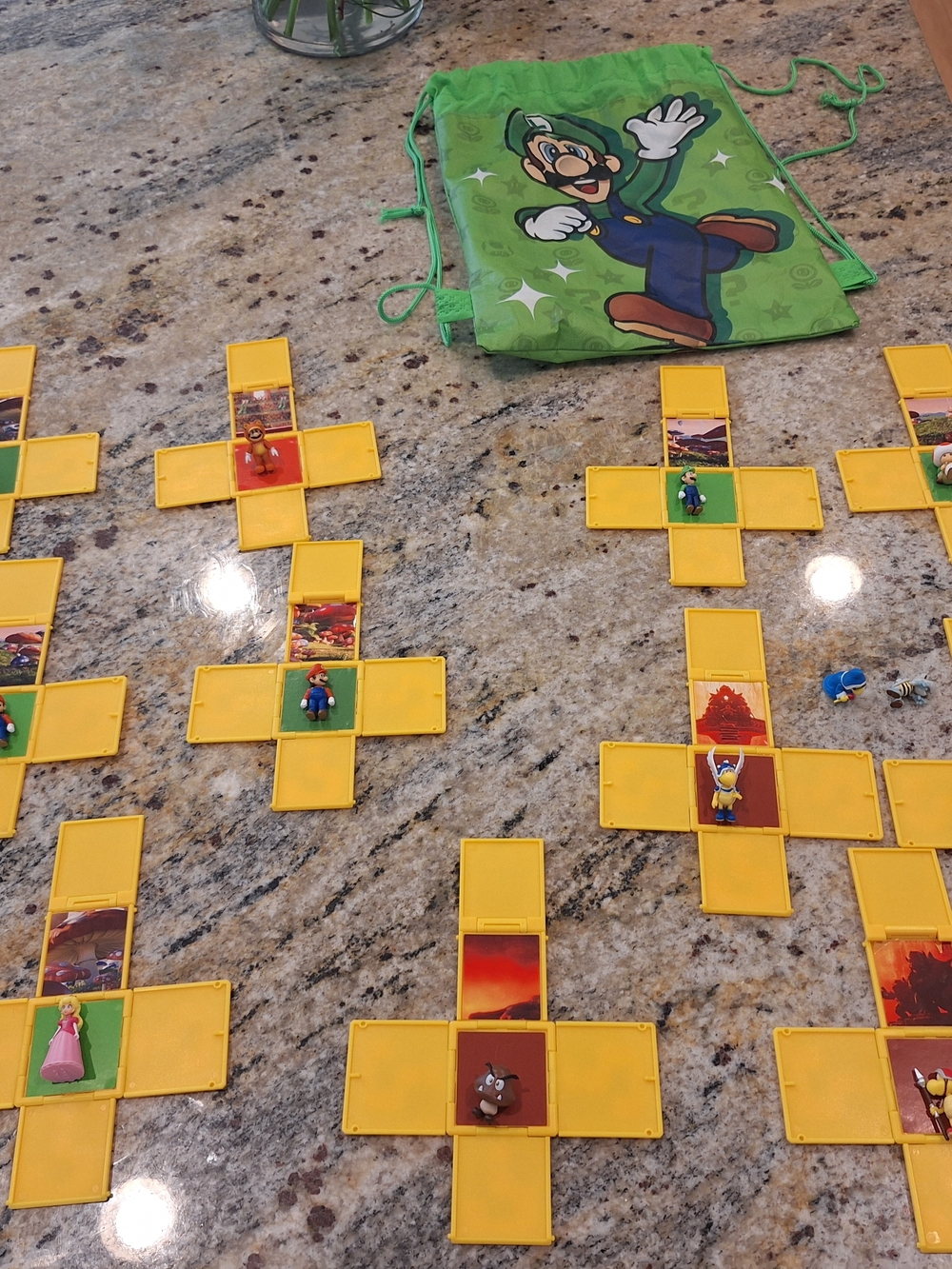 Super Mario Luigi Drawstring Game Bag with 12 Minifigures In Power Up Cubes